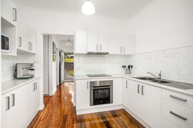 Photo - 37 Figtree Crescent, Figtree NSW 2525 - Image 2