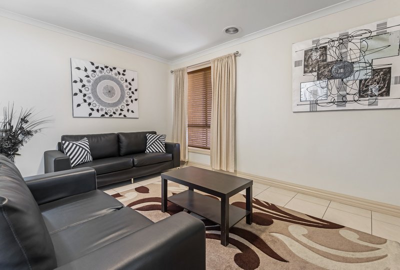 Photo - 37 Flagstaff Loop, Craigieburn VIC 3064 - Image 2