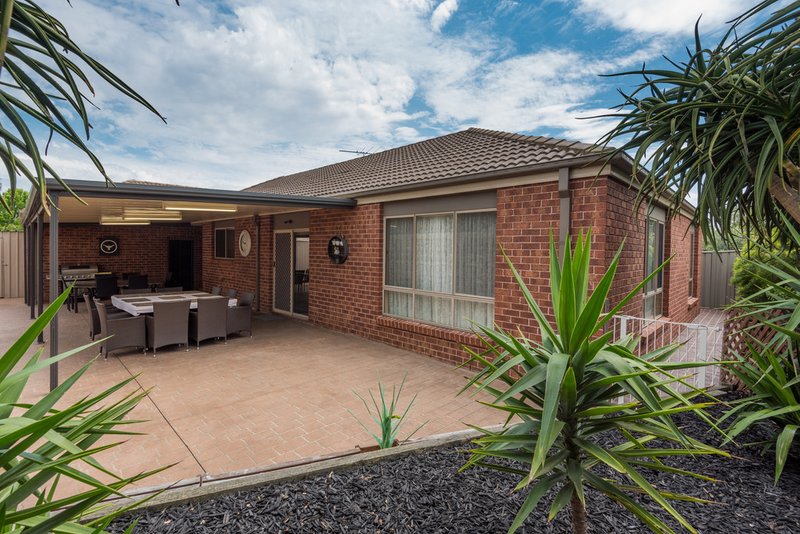 Photo - 37 Flagstaff Loop, Craigieburn VIC 3064 - Image 13