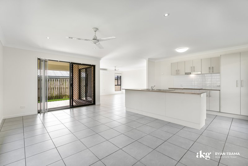 Photo - 37 Flora Terrace, Pimpama QLD 4209 - Image 3