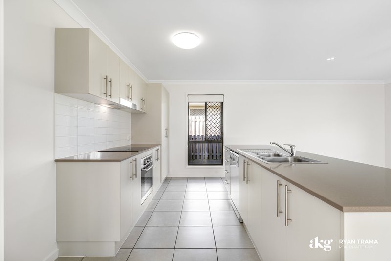 Photo - 37 Flora Terrace, Pimpama QLD 4209 - Image 4