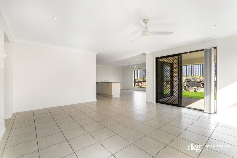 Photo - 37 Flora Terrace, Pimpama QLD 4209 - Image 8