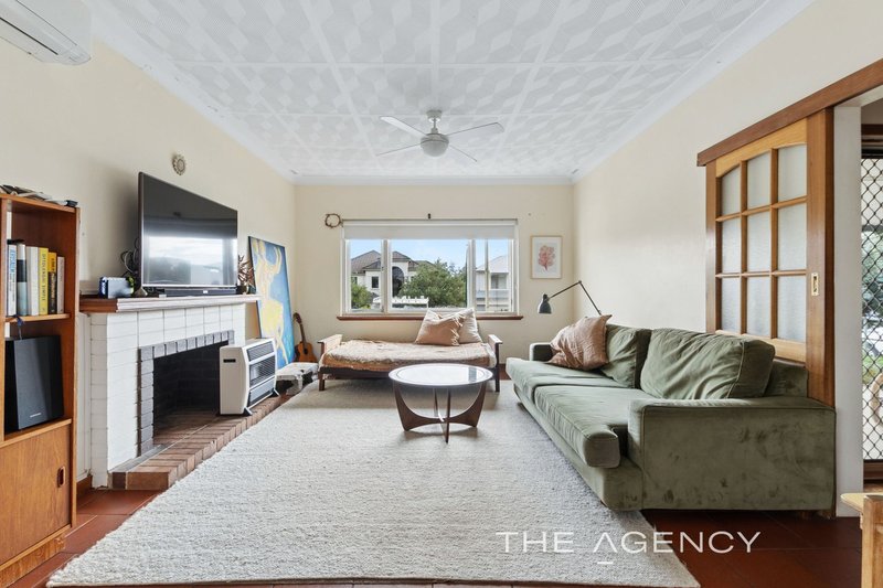 Photo - 37 Floyd Street, Trigg WA 6029 - Image 3