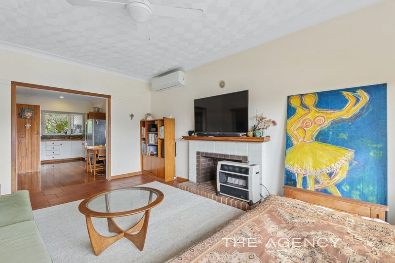 Photo - 37 Floyd Street, Trigg WA 6029 - Image 6