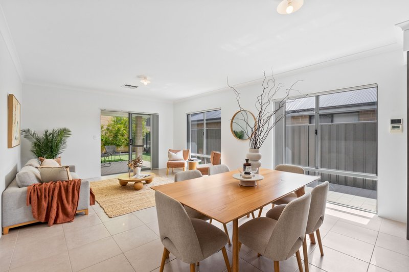 Photo - 37 Forever Boulevard, Banksia Grove WA 6031 - Image 3