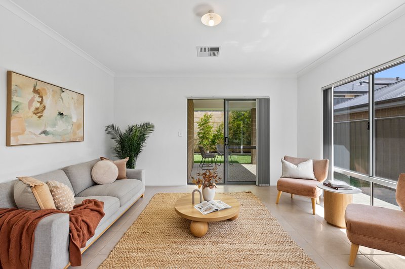 Photo - 37 Forever Boulevard, Banksia Grove WA 6031 - Image 4