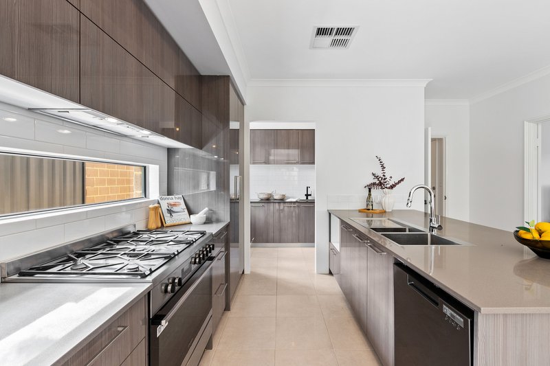 Photo - 37 Forever Boulevard, Banksia Grove WA 6031 - Image 7