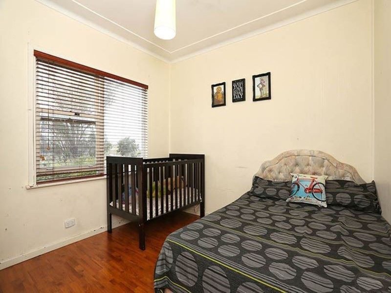 Photo - 37 Freeman Street, Lalor Park NSW 2147 - Image 5