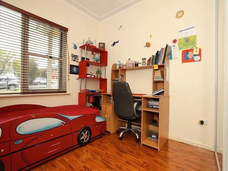 Photo - 37 Freeman Street, Lalor Park NSW 2147 - Image 6