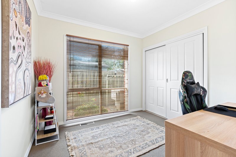 Photo - 37 Friendship Square, Cheltenham VIC 3192 - Image 9