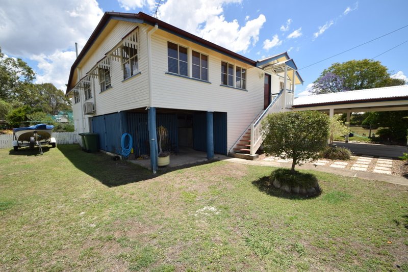 Photo - 37 Gardner Street, Toogoolawah QLD 4313 - Image 24