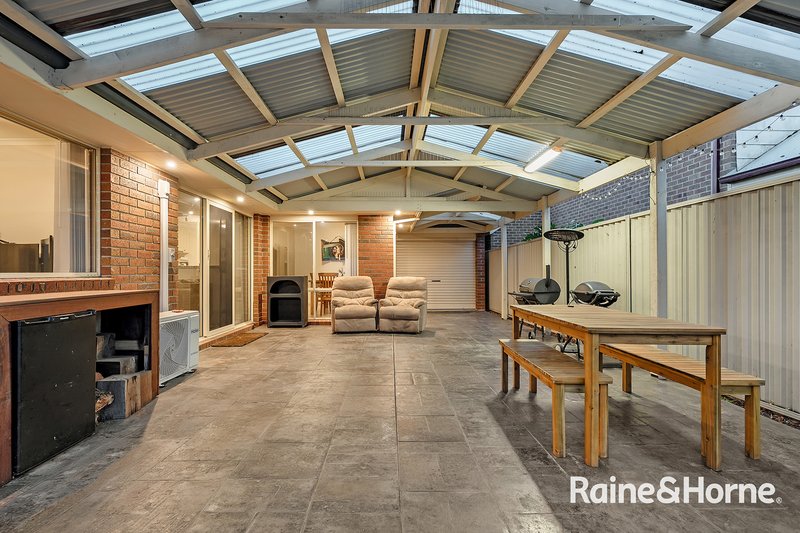 Photo - 37 Gatehouse Parade, Cranbourne East VIC 3977 - Image 13