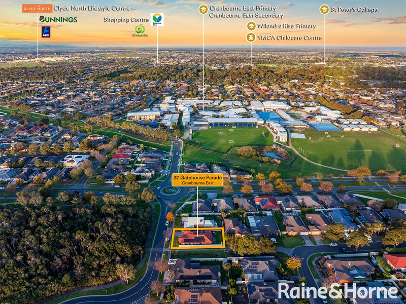 Photo - 37 Gatehouse Parade, Cranbourne East VIC 3977 - Image 18