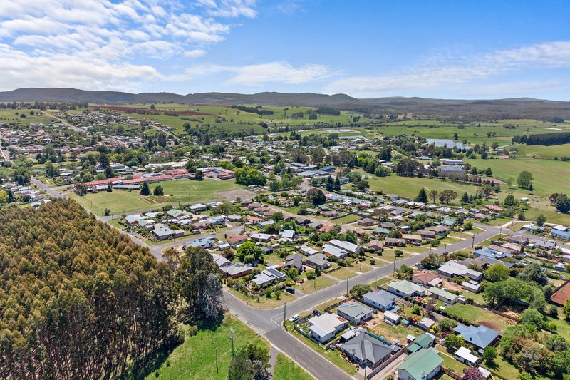 Photo - 37 Gay Street, Deloraine TAS 7304 - Image 13