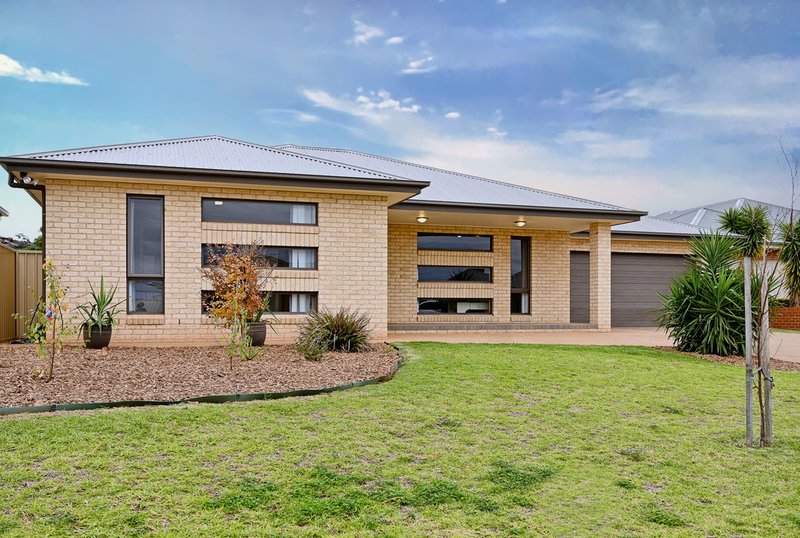 37 Gillmartin Drive, Griffith NSW 2680