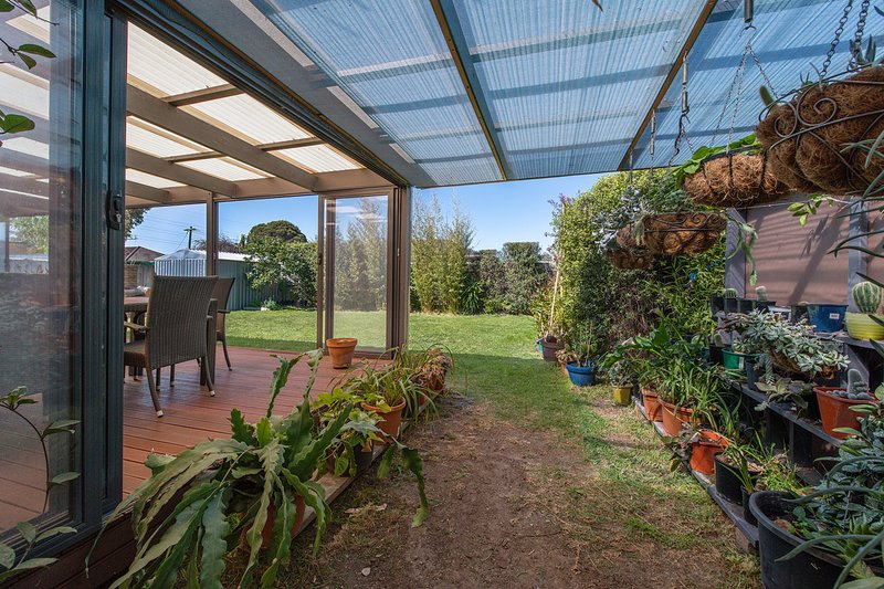 Photo - 37 Glenelg Drive, Clayton South VIC 3169 - Image 10