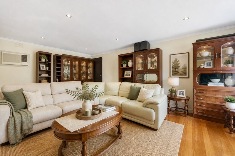 Photo - 37 Glenmorgan Close, Clayton South VIC 3169 - Image 3