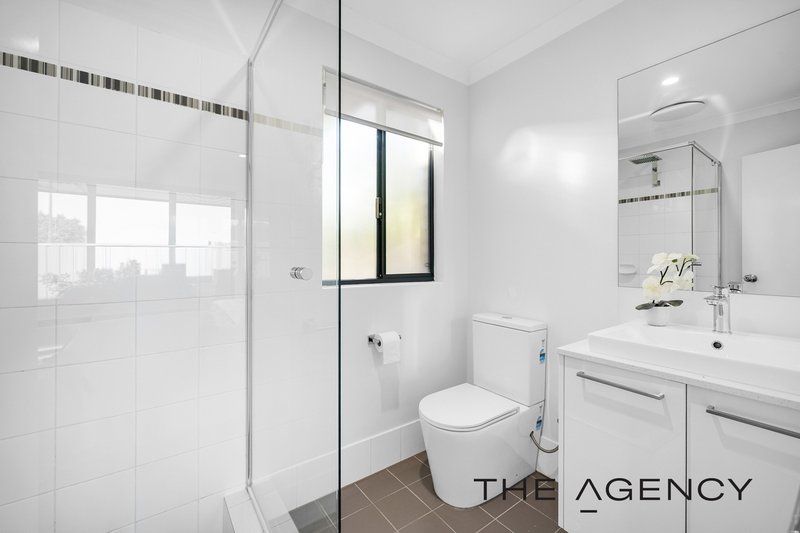 Photo - 37 Gnangara Road, Madeley WA 6065 - Image 4