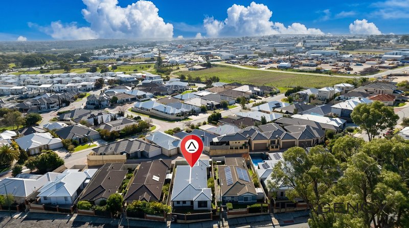 Photo - 37 Gnangara Road, Madeley WA 6065 - Image 5