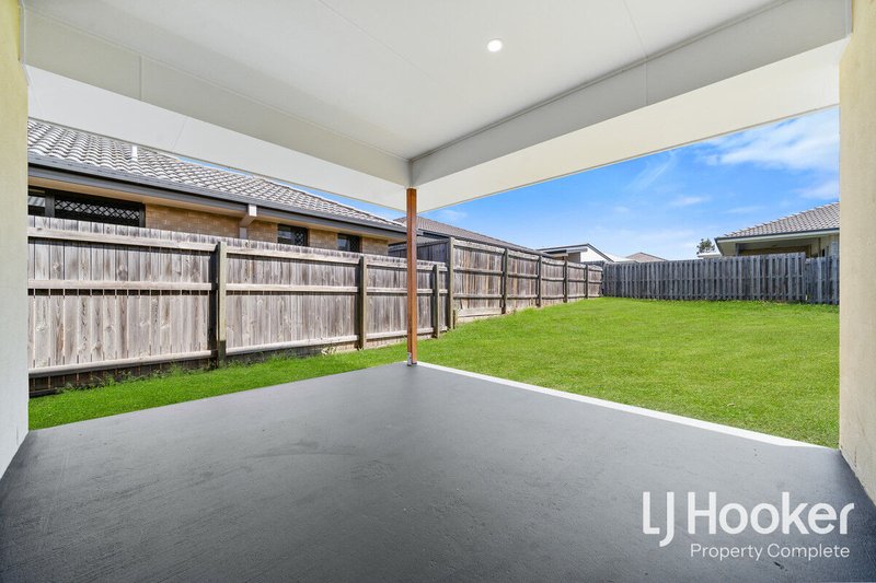 Photo - 37 Gossan Circuit, Yarrabilba QLD 4207 - Image 3