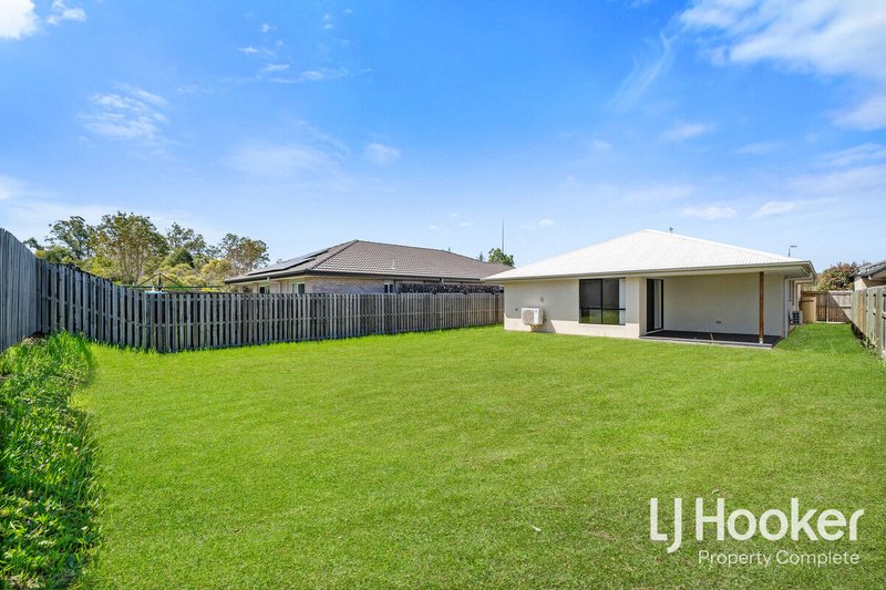 Photo - 37 Gossan Circuit, Yarrabilba QLD 4207 - Image 4