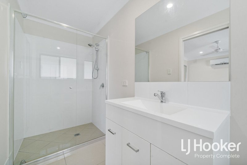 Photo - 37 Gossan Circuit, Yarrabilba QLD 4207 - Image 5