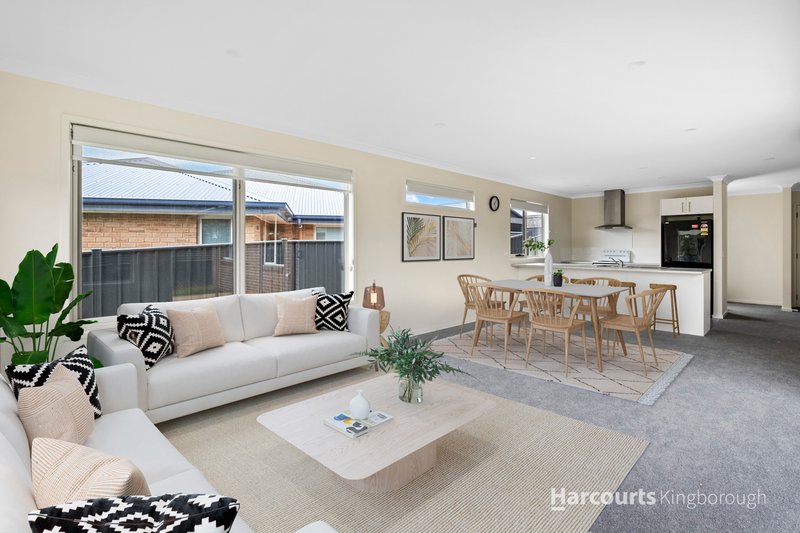 Photo - 37 Grand Mews, Kingston TAS 7050 - Image 2