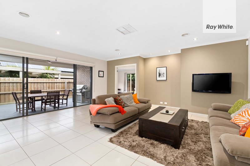 Photo - 37 Grange Drive, South Morang VIC 3752 - Image 4