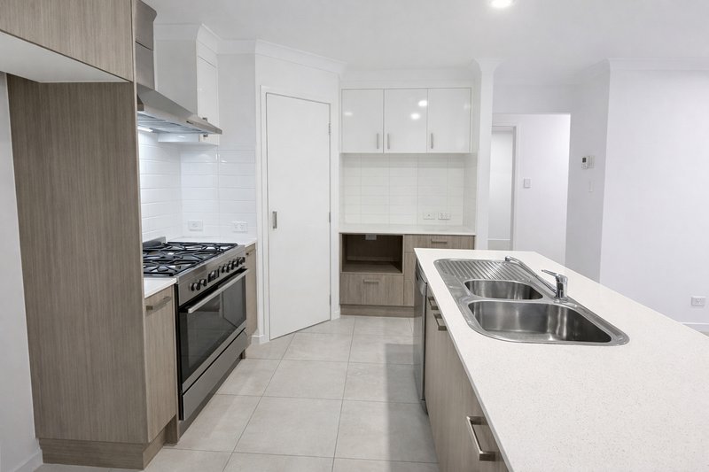 Photo - 37 Greenhaven Circuit, Narangba QLD 4504 - Image 7