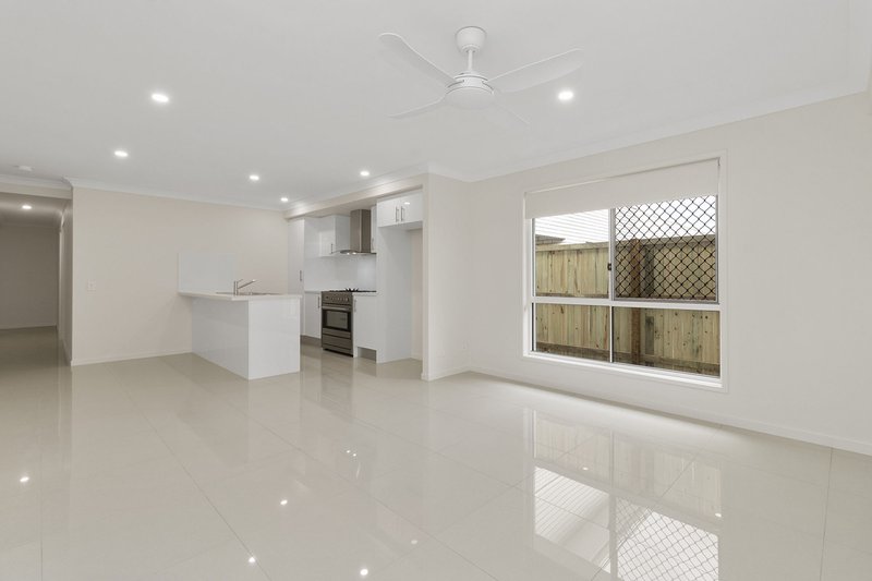 Photo - 37 Greenhouse Road, Greenbank QLD 4124 - Image 2