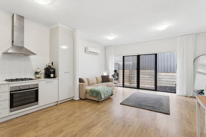 Photo - 37 Greenview Place, Blakeview SA 5114 - Image 1
