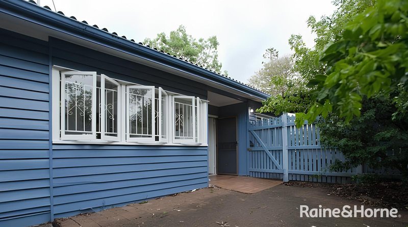 Photo - 37 Hawken Drive, St Lucia QLD 4067 - Image 3