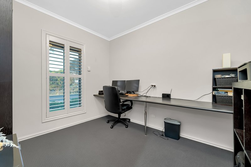 Photo - 37 Hemsley Promenade, Point Cook VIC 3030 - Image 13