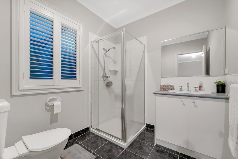 Photo - 37 Hemsley Promenade, Point Cook VIC 3030 - Image 24