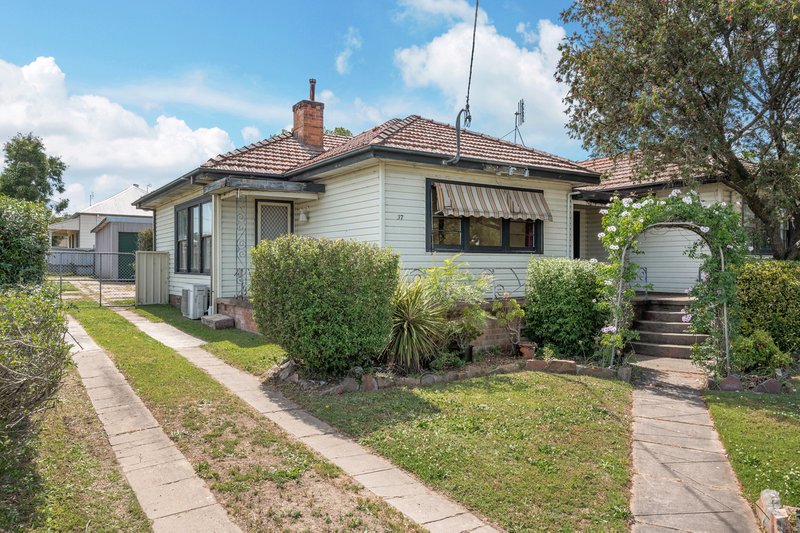 Photo - 37 High Street, Greta NSW 2334 - Image 2