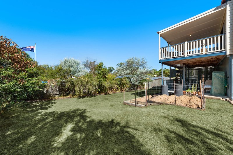 Photo - 37 Hillenvale Avenue, Arana Hills QLD 4054 - Image 12