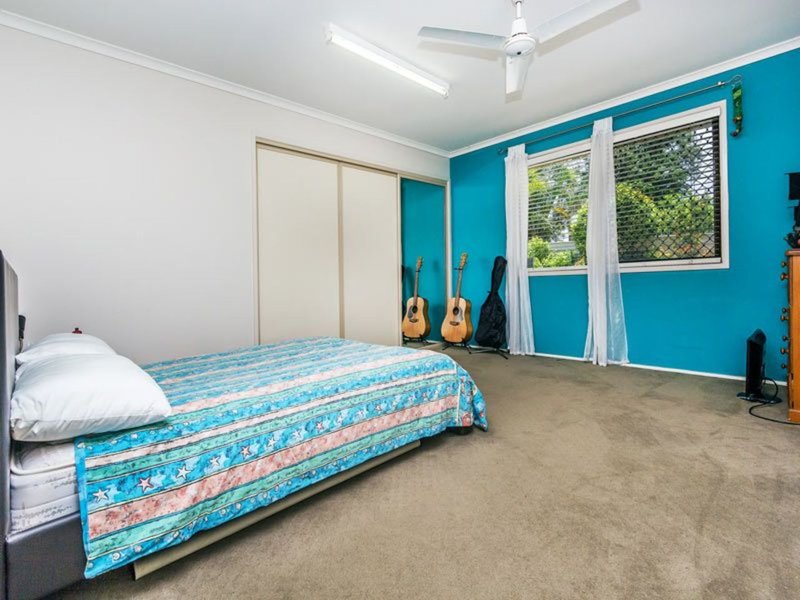 Photo - 37 Hoad Street, Morayfield QLD 4506 - Image 11