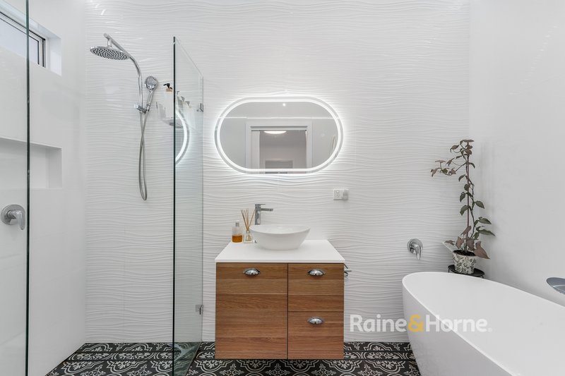 Photo - 37 Hobart Avenue, Umina Beach NSW 2257 - Image 4