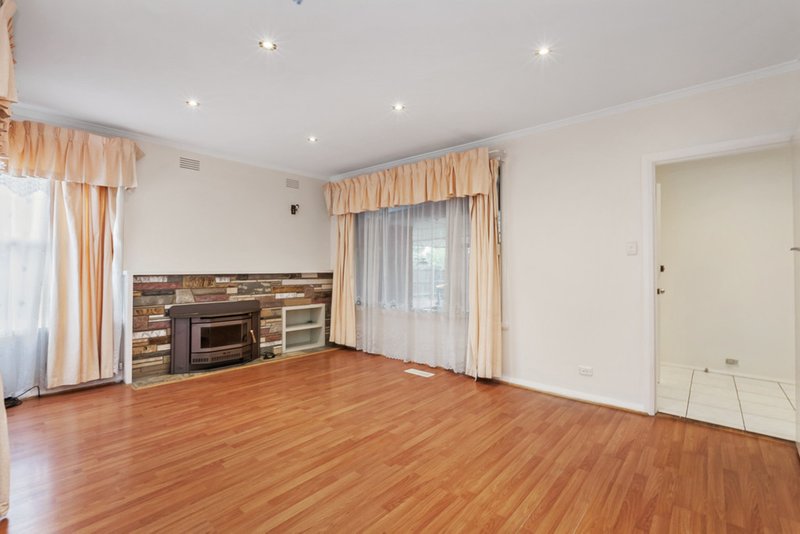 Photo - 37 Houston Street, Epping VIC 3076 - Image 4