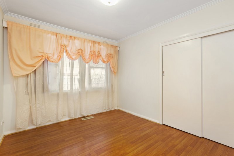 Photo - 37 Houston Street, Epping VIC 3076 - Image 10