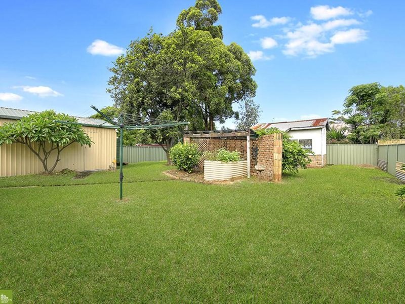 Photo - 37 Hurt Parade, Unanderra NSW 2526 - Image 9