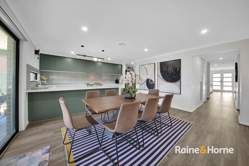 Photo - 37 Iconic Drive, Tarneit VIC 3029 - Image 5