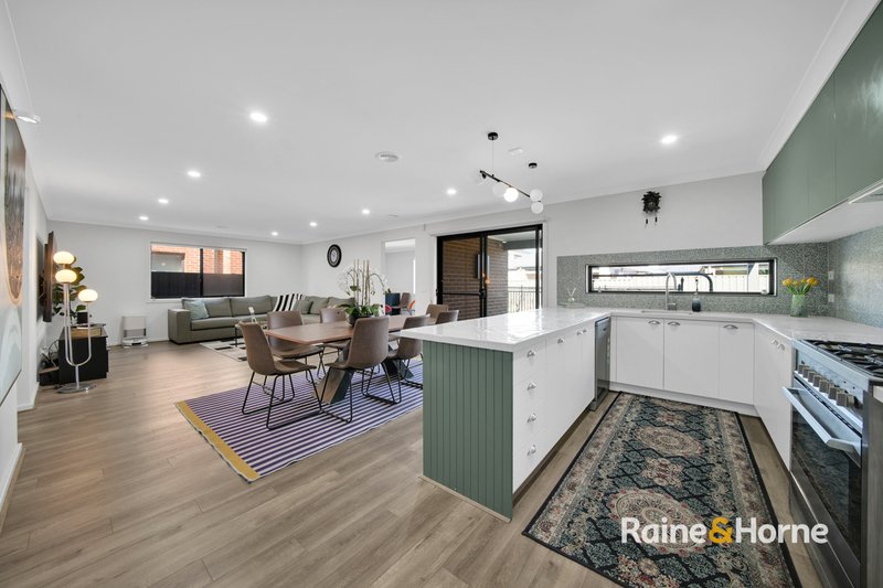 Photo - 37 Iconic Drive, Tarneit VIC 3029 - Image 7