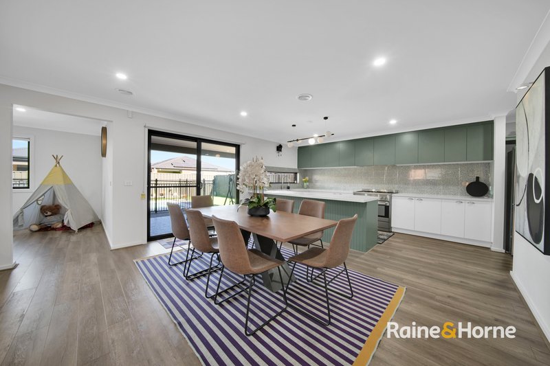 Photo - 37 Iconic Drive, Tarneit VIC 3029 - Image 8