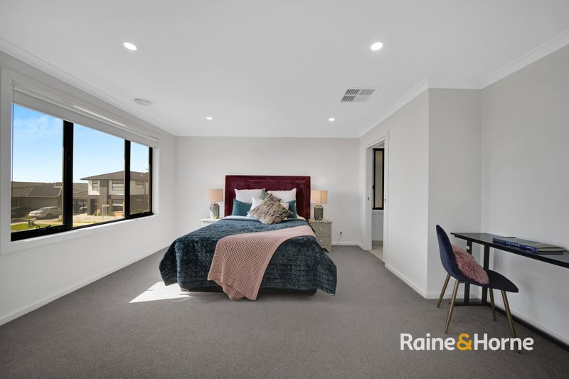 Photo - 37 Iconic Drive, Tarneit VIC 3029 - Image 14