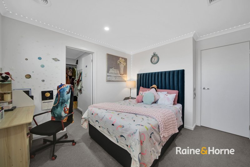 Photo - 37 Iconic Drive, Tarneit VIC 3029 - Image 15