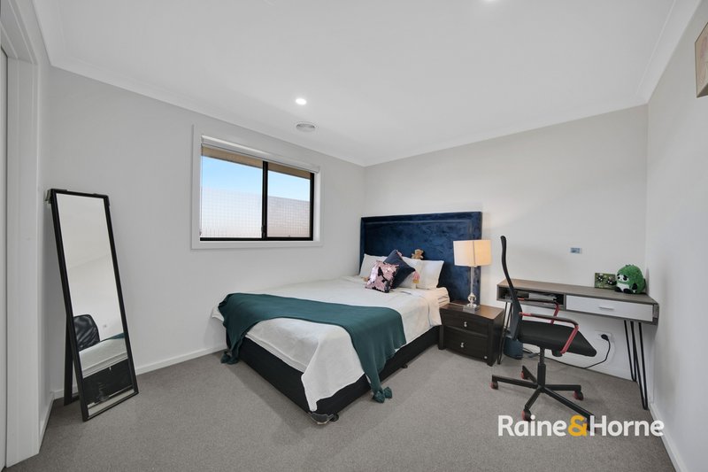 Photo - 37 Iconic Drive, Tarneit VIC 3029 - Image 17