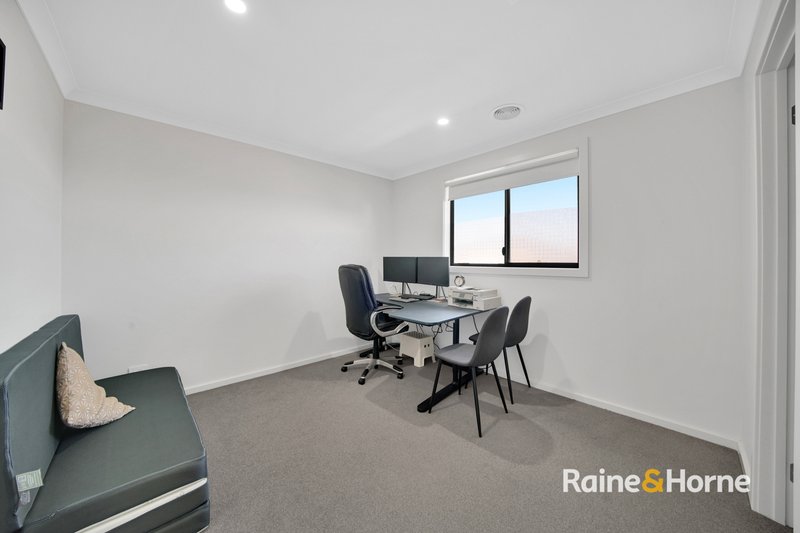 Photo - 37 Iconic Drive, Tarneit VIC 3029 - Image 18