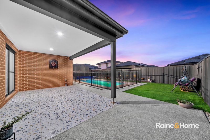 Photo - 37 Iconic Drive, Tarneit VIC 3029 - Image 22