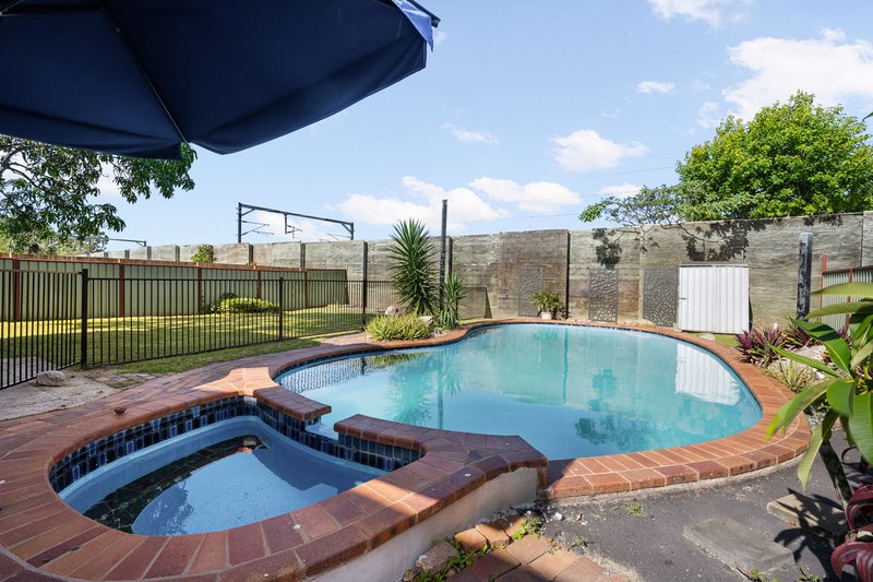 Photo - 37 Irula Street, Bray Park QLD 4500 - Image 11